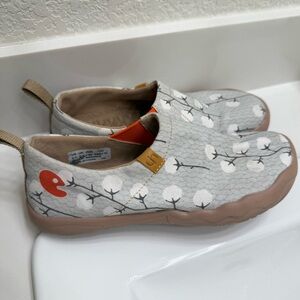 UIN Gray and Orange Women's Flats